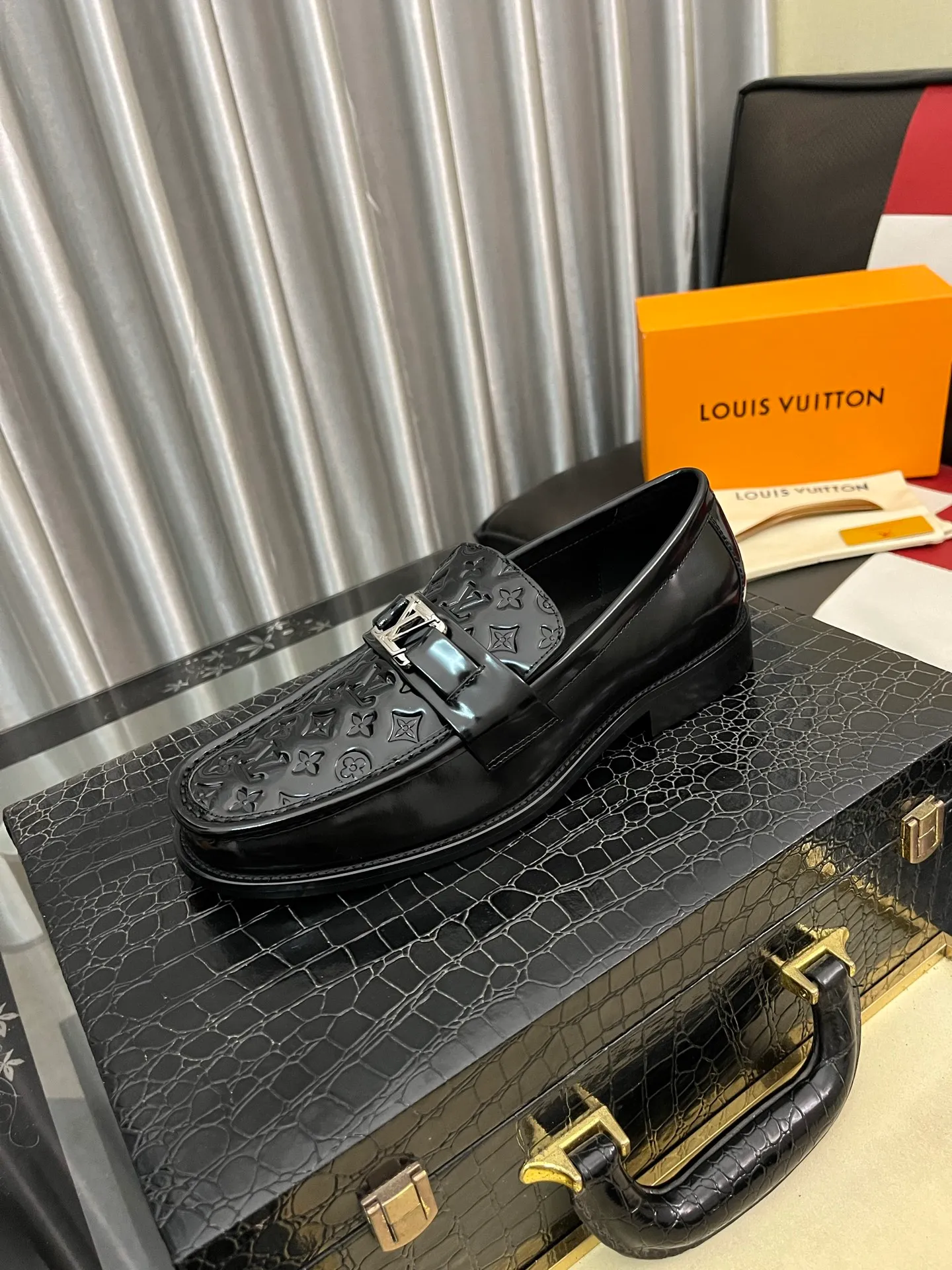 Men's Men's Shoes Men's Men's Shoes 💰520⌚️⌚️[LV] The most popular classic Louis Vuitton leather shoes. Synchronized with the official website, the upper adopts Italian imported upper embossing➕comfortable cowhide lining, fashionable atmosphere, unique brand and unique craftsmanship. Highlighting the hot style of the new year. Stop hesitating, stop wandering, get it now. Code number: 38--44. 3️⃣colors available